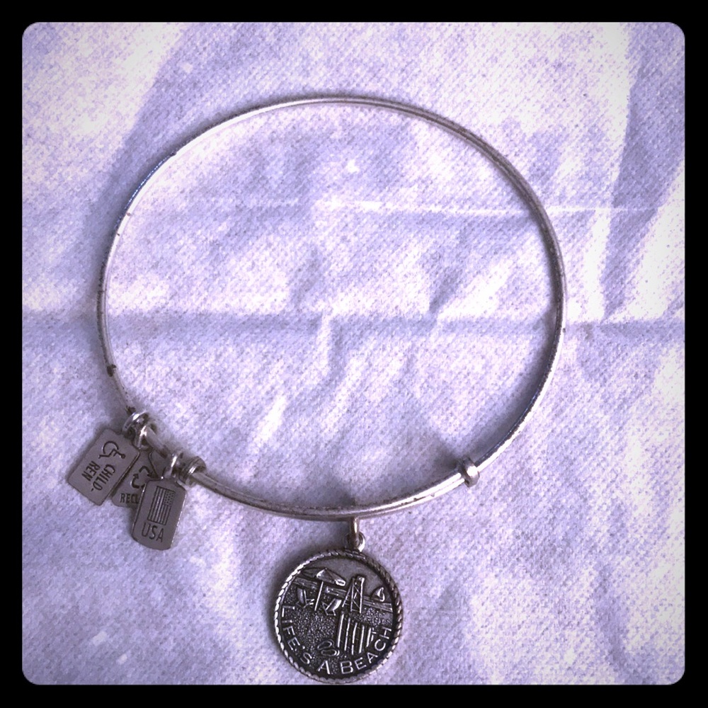 Life’s a beach bracelet